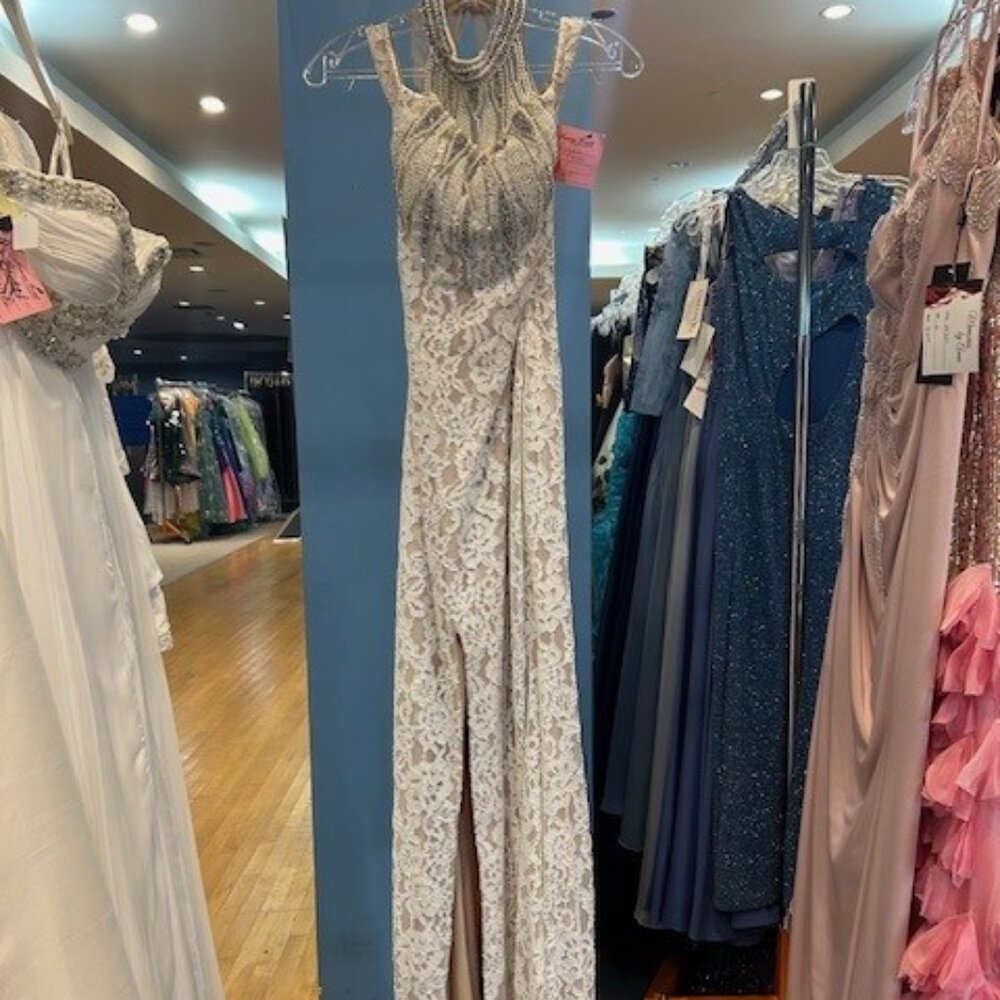 Azzure FM425 Bridal Gown